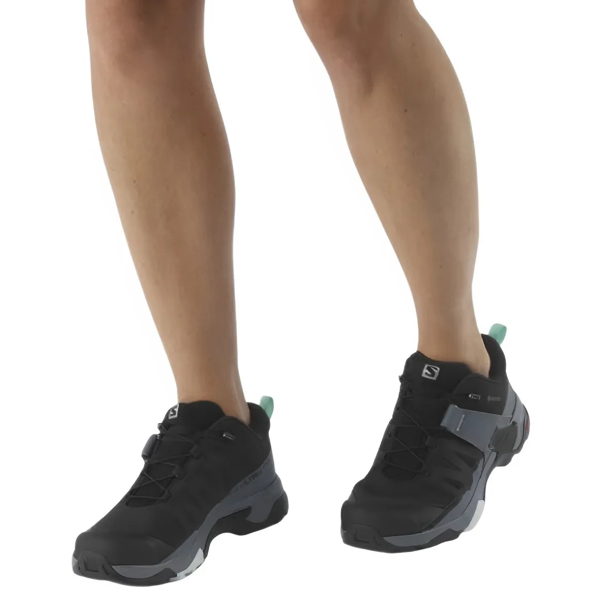 Women’s X Ultra 4 Gore-Tex Hiking Shoes