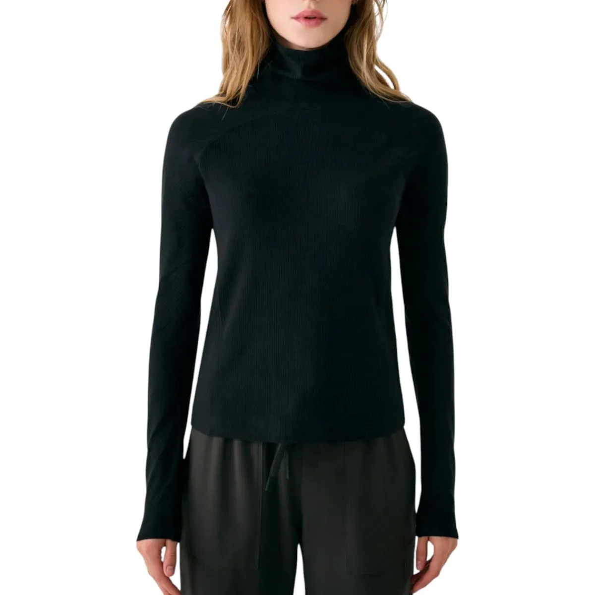 Lolë Sweaters|Shirts<Women's Traverse Turtleneck Sweater Black